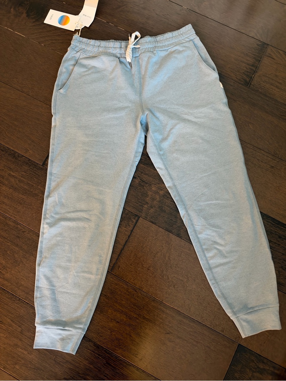 Vuori Performance Joggers Small NWT